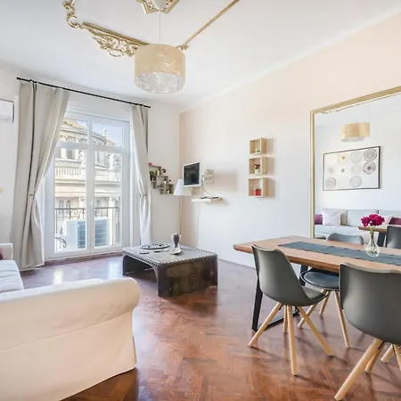 Amora Homes Luxury Basilica Breathless View-need Reservation For Free Parking * 布达佩斯