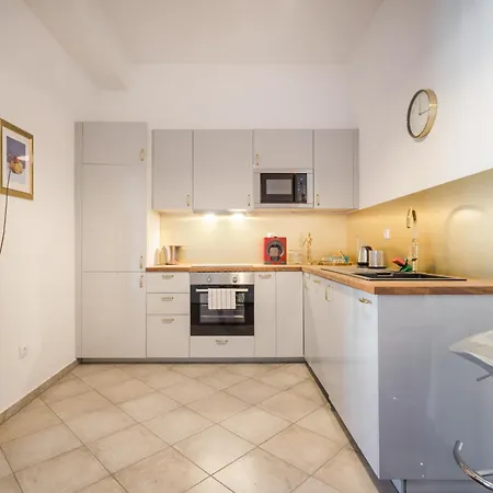 Amora Homes Luxury Basilica Breathless View-need Reservation For Free Parking 布达佩斯